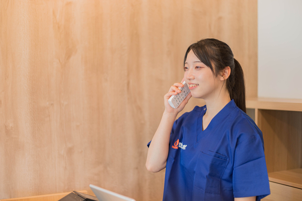 電話応対の様子